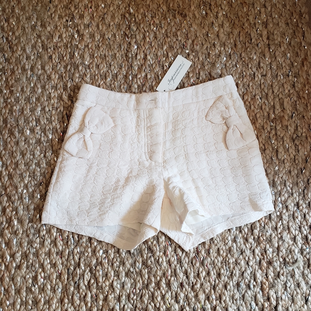 Textured Cream Shorts w/ Bow pockets size S